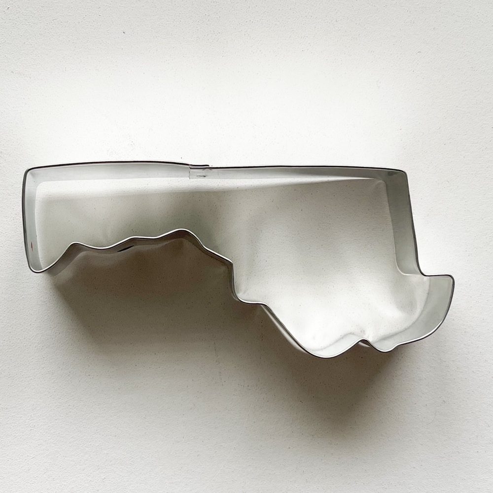 Maryland Metal Cookie Cutter 5 Inches With Rust Spots